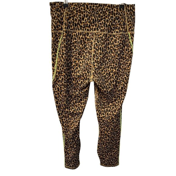 Fabletics Define PowerHold High-Waisted Legging Wavy Cheetah Large Size - Picture 3 of 5